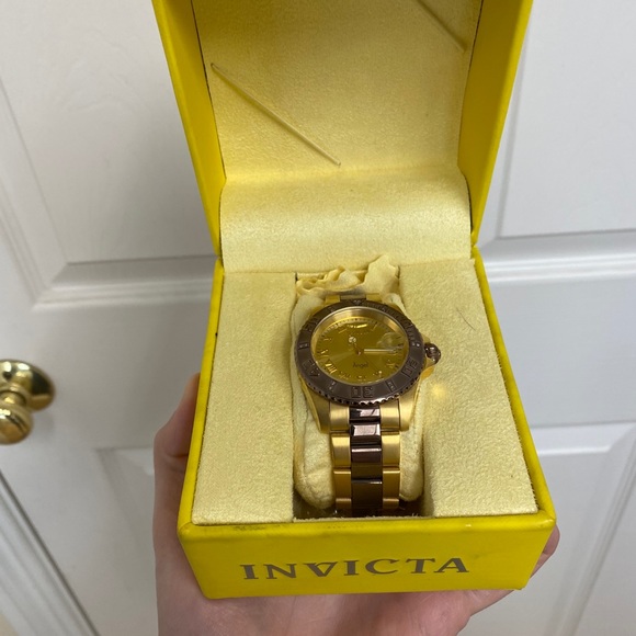 Gold Watch - Picture 6 of 6